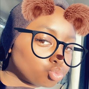 Meet your Posher, Nadia